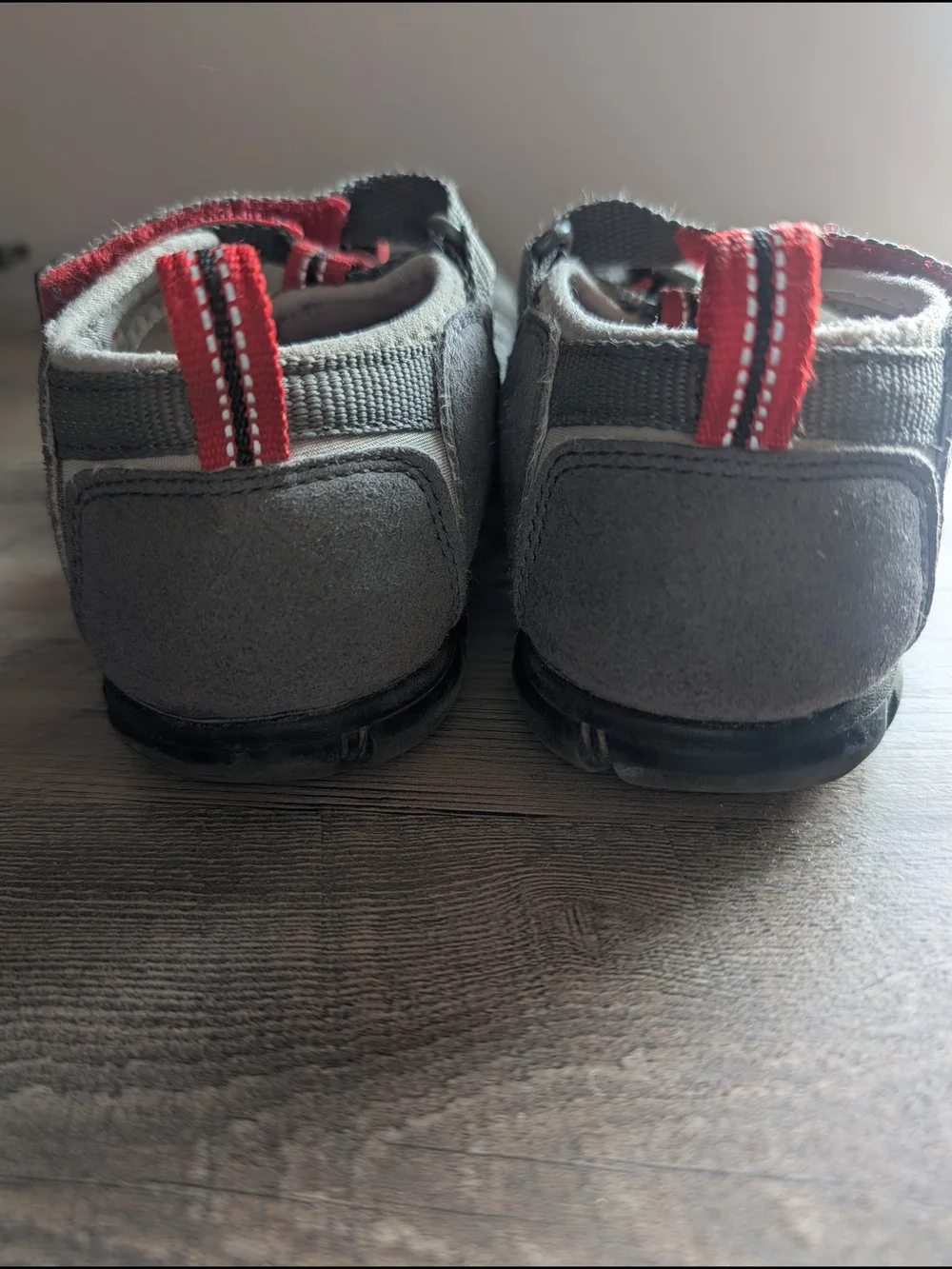 KEEN Big Kids Seacamp II CNX Grey & Red Closed-Toe Sandal